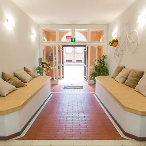  Hostel Student's Estense Italy